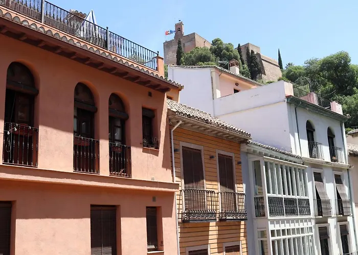 En Cuesta Gomérez (Plaza Nueva) Con Vistas A La Alhambra